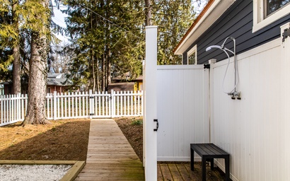 Bluebird Beach House 24