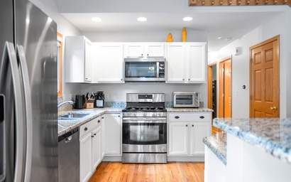 Magic on Marjeanette 6