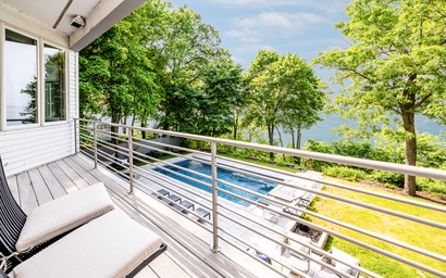 White Pearl Beach and Pool House 67