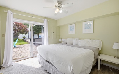 Berrien Harbor Pool House - Pool Open to Oct 8! 16
