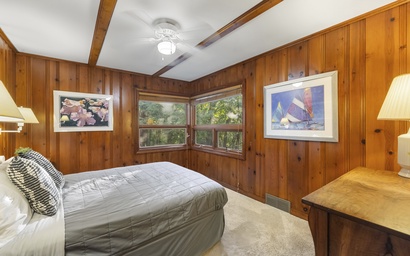 Oak & Shore Cottage 25