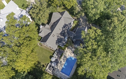 Putters Pool House 37