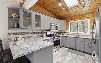 Blue Creek Pool House 6