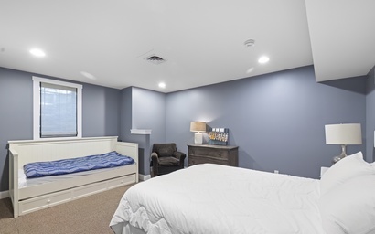 Putters Pool House 31