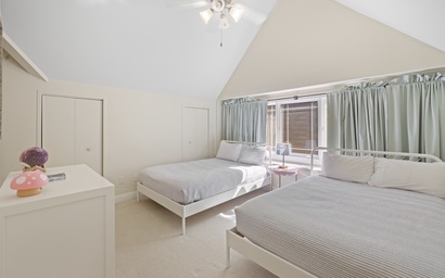 Putters Pool House 21