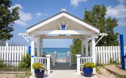 Lake Shore Living 56