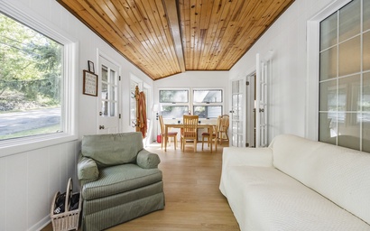 Perkins Place Pool House 29