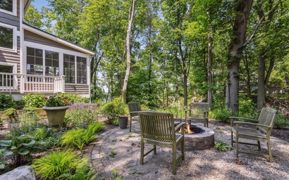 La Luna Lakeshore 41