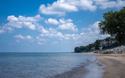 Lake Shore Living 60