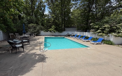 Michigan Shores Pool Retreat 56