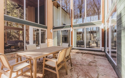 Modern Living at Lake Michigan 29