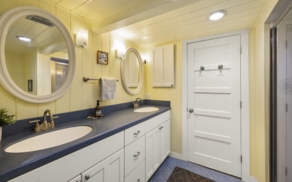 Oak & Shore Cottage 13