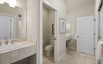 Putters Pool House 17