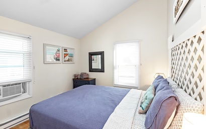 J's Beach House in Union Pier 17