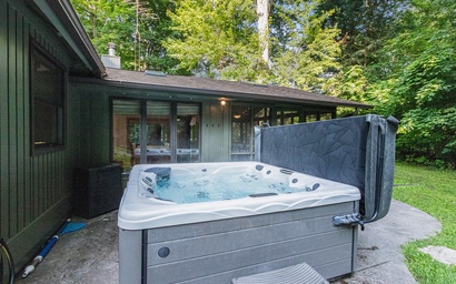 Two Oaks Cabin Retreat 3