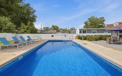 Berrien Harbor Pool House - Pool Open to Oct 8! 27