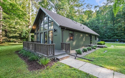 Two Oaks Cabin Retreat 32