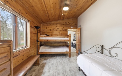 Blue Creek Pool House 14