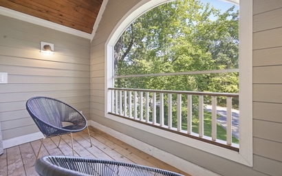 Putters Pool House 28