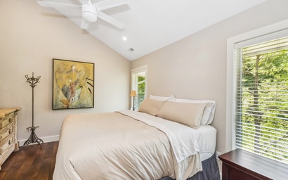 La Luna Lakeshore 22