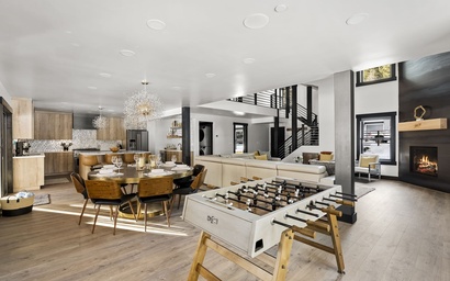 Heart of the Mountain at Palisades Tahoe with Hot Tub 9