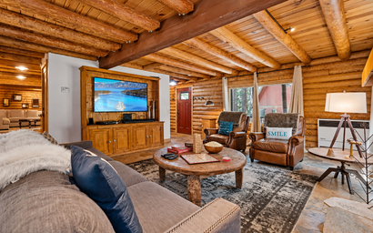 Tahoe Donner Log Cabin with Private Hot Tub 4