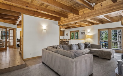 Tahoe Donner Meadow View Cabin 6