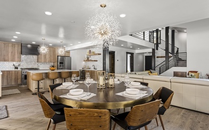 Heart of the Mountain at Palisades Tahoe with Hot Tub 10