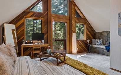 Evergreen Modern Lodge 4