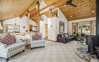 Tahoe Alpine Hot Tub Hideaway 10