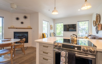 Sweetbriar Garden Suite 10