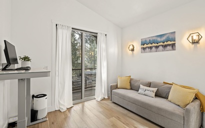 Truckee Modern Family Retreat with Hot Tub 5