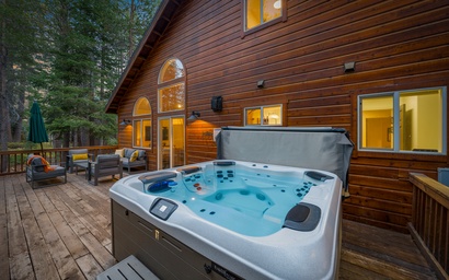 Juniper House with Private Hot Tub 2