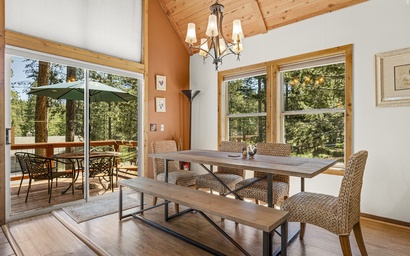 Tahoe Donner Creek Side Retreat with Hot Tub 9