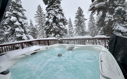 Tahoe Alpine Hot Tub Hideaway 3