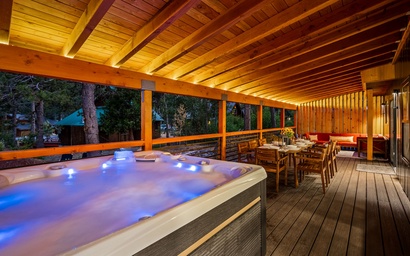 Heart of the Mountain at Palisades Tahoe with Hot Tub 3
