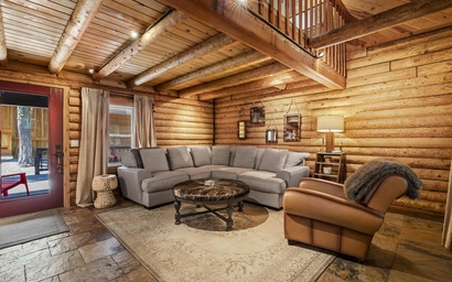 Tahoe Donner Log Cabin with Private Hot Tub 9