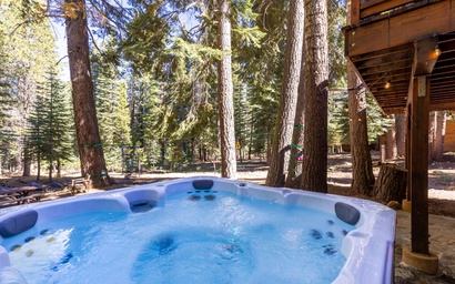 Evergreen Oasis with Hot Tub