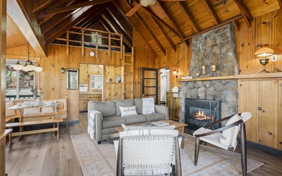 Treehouse Tahoe Cabin with Private Hot Tub 8