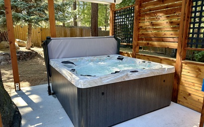 Gateway Getaway with Hot Tub