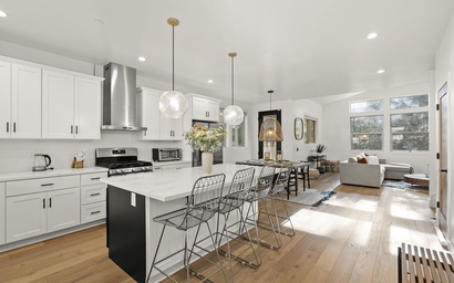 Truckee Modern Family Retreat with Hot Tub 2