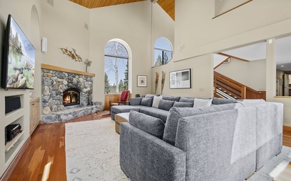 Hilltop Manor in Tahoe Donner