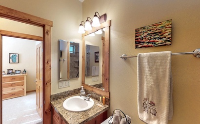 Truckee Cinnabar Vacation Retreat 9