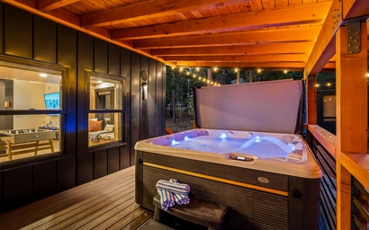 Heart of the Mountain at Palisades Tahoe with Hot Tub