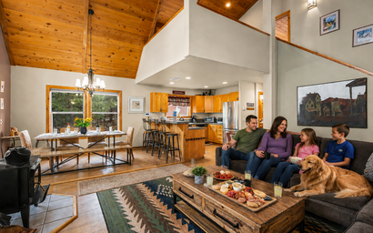 Tahoe Donner Creek Side Retreat with Hot Tub
