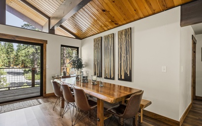 Mountain Escape Oasis with Hot Tub 10