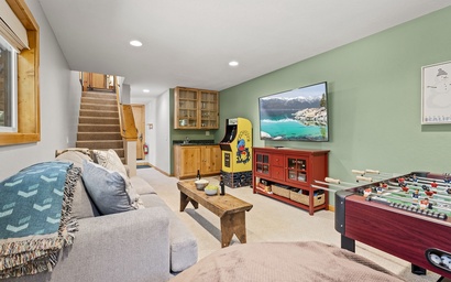 Evergreen Oasis with Hot Tub 5