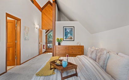 Evergreen Modern Lodge 5