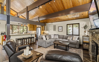 Mountain Escape Oasis with HotTub 6