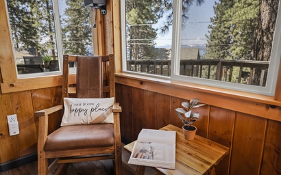 Treehouse Tahoe Cabin with Private Hot Tub 9